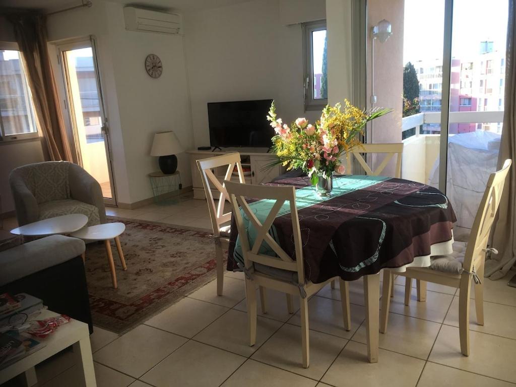 Appartement Spacieux Et Calme Classe 4 Etoiles, A 300M De La Mer Sainte-Maxime Zewnętrze zdjęcie