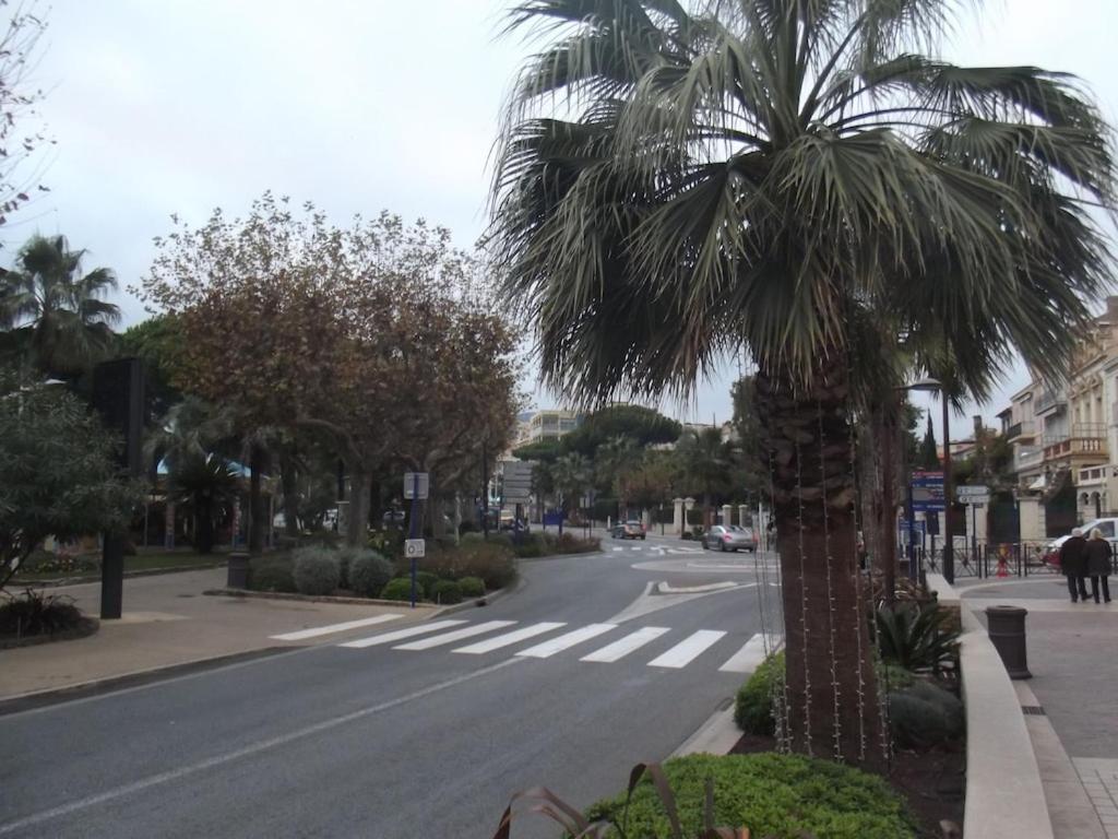 Appartement Spacieux Et Calme Classe 4 Etoiles, A 300M De La Mer Sainte-Maxime Zewnętrze zdjęcie