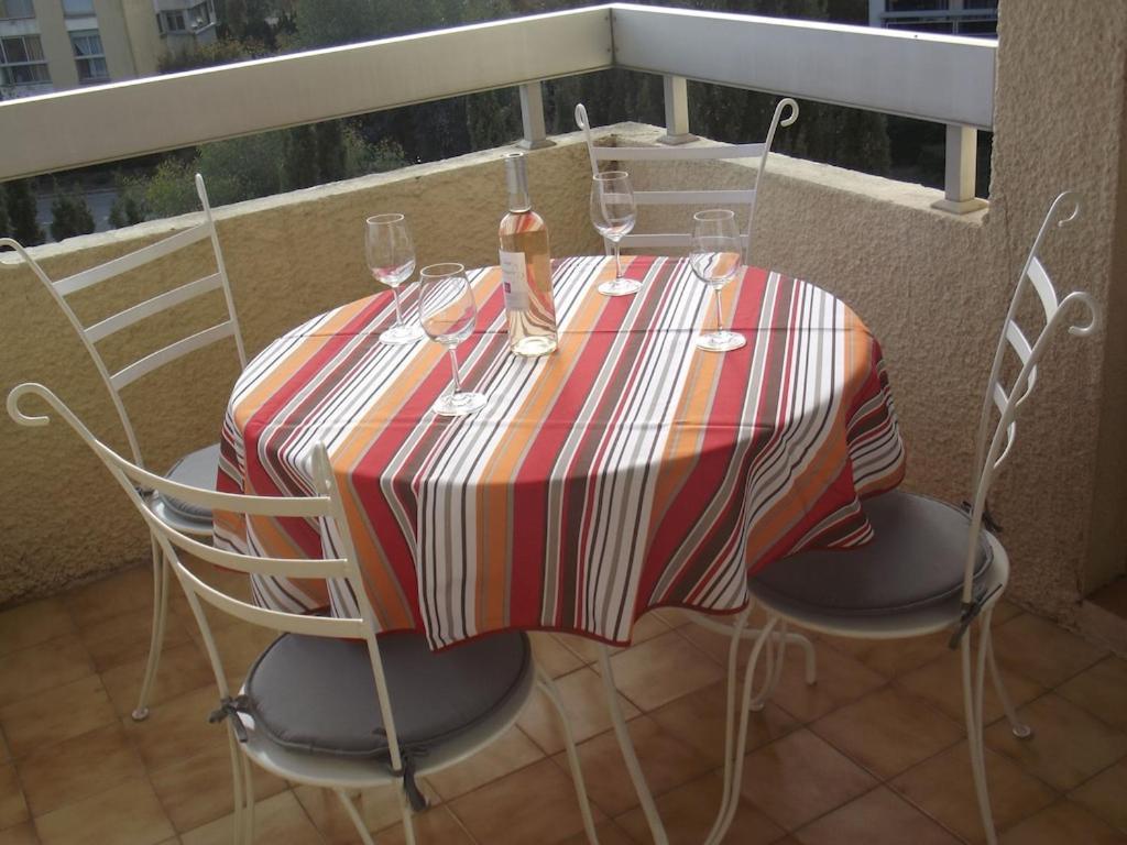 Appartement Spacieux Et Calme Classe 4 Etoiles, A 300M De La Mer Sainte-Maxime Zewnętrze zdjęcie