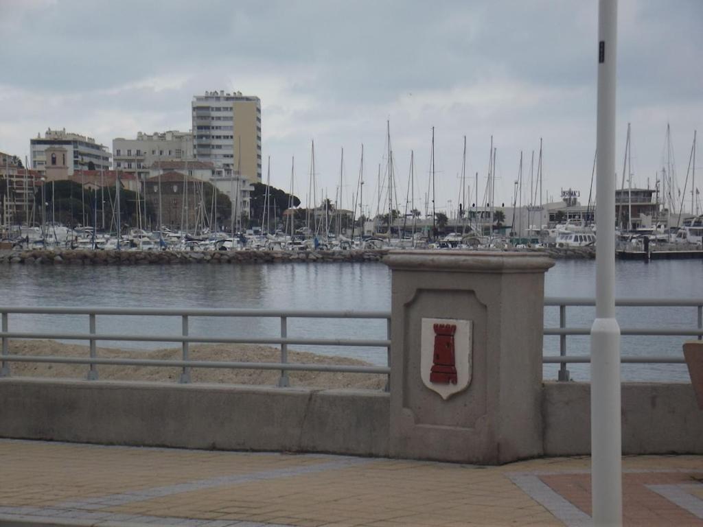 Appartement Spacieux Et Calme Classe 4 Etoiles, A 300M De La Mer Sainte-Maxime Zewnętrze zdjęcie