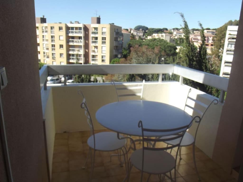 Appartement Spacieux Et Calme Classe 4 Etoiles, A 300M De La Mer Sainte-Maxime Zewnętrze zdjęcie
