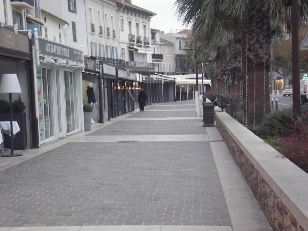 Appartement Spacieux Et Calme Classe 4 Etoiles, A 300M De La Mer Sainte-Maxime Zewnętrze zdjęcie